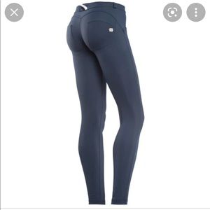 NWT Freddy wr.up low rise in Navy XS